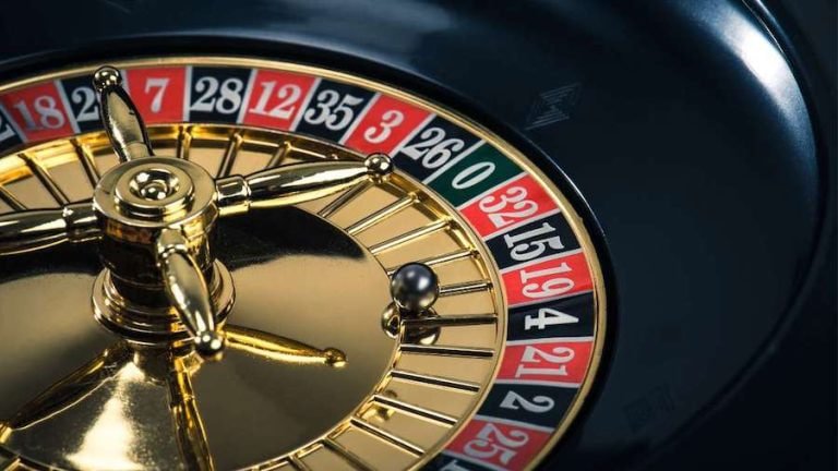 Pengguna mobile membaca bonus sinar303